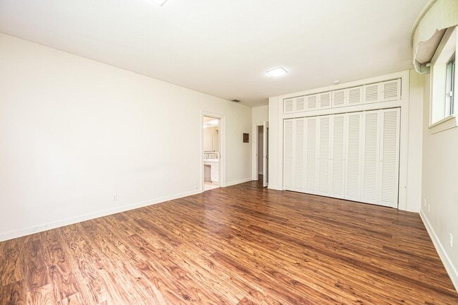 Building Photo - 153 Hillhaven Pl SE