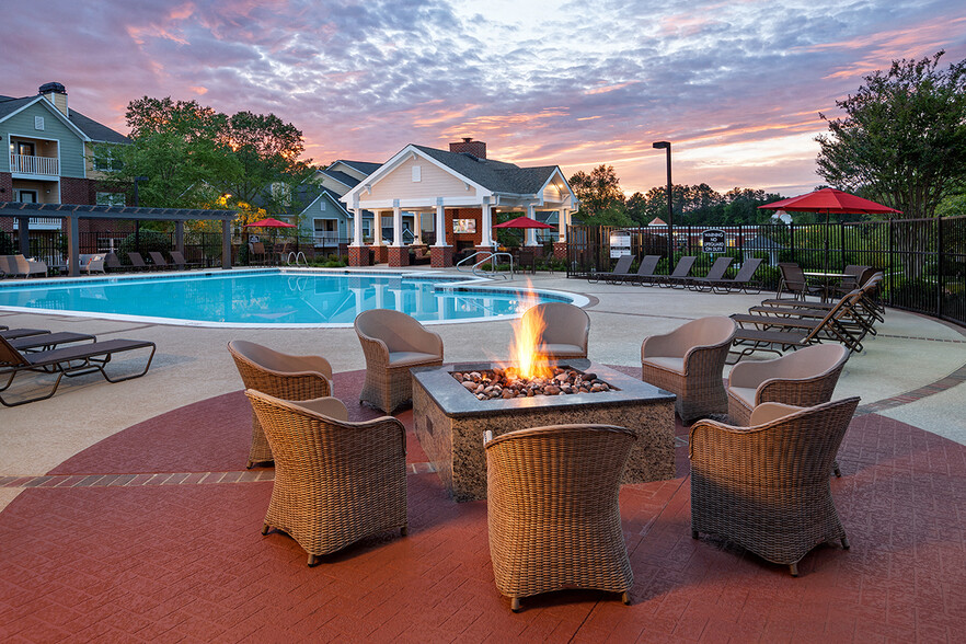 Fire Pit with Cozy Seating - Addison at Wyndham