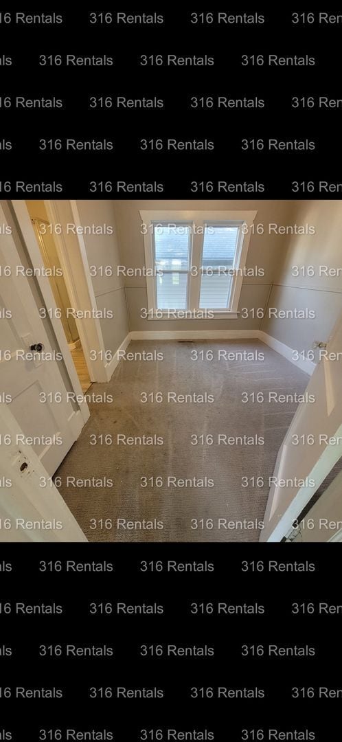 Building Photo - $1175 - 3 bed 1 bath - Single Family Home