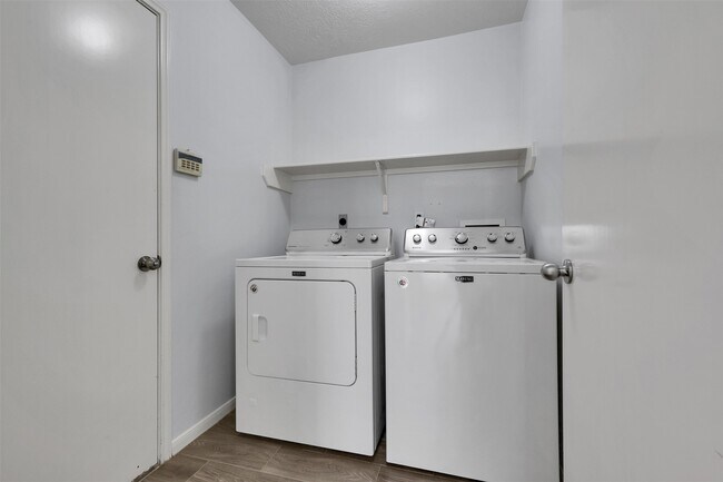 Building Photo - 28711 Atherstone St