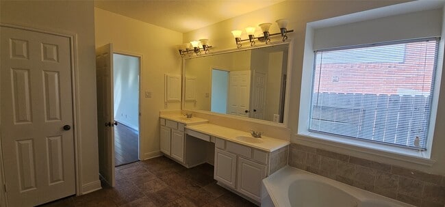 Building Photo - 6926 Sable River Dr