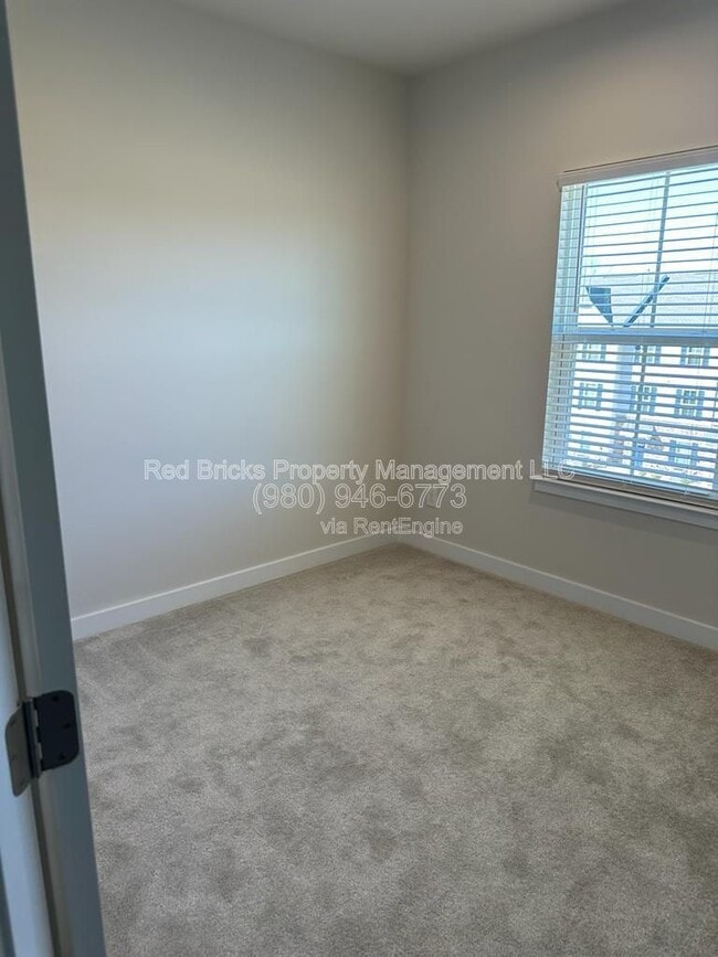 Building Photo - 1728 Aspire St