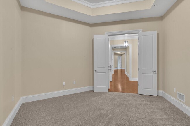 Building Photo - 1021 Oval Rd