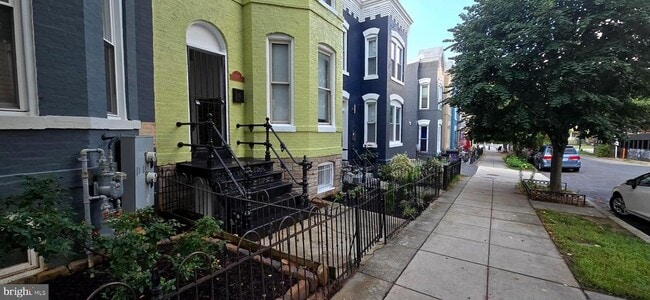 Building Photo - 1119 Montello Ave NE