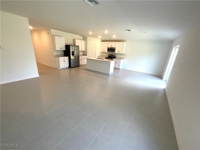 Building Photo - 11961 Savanna Lks Blvd