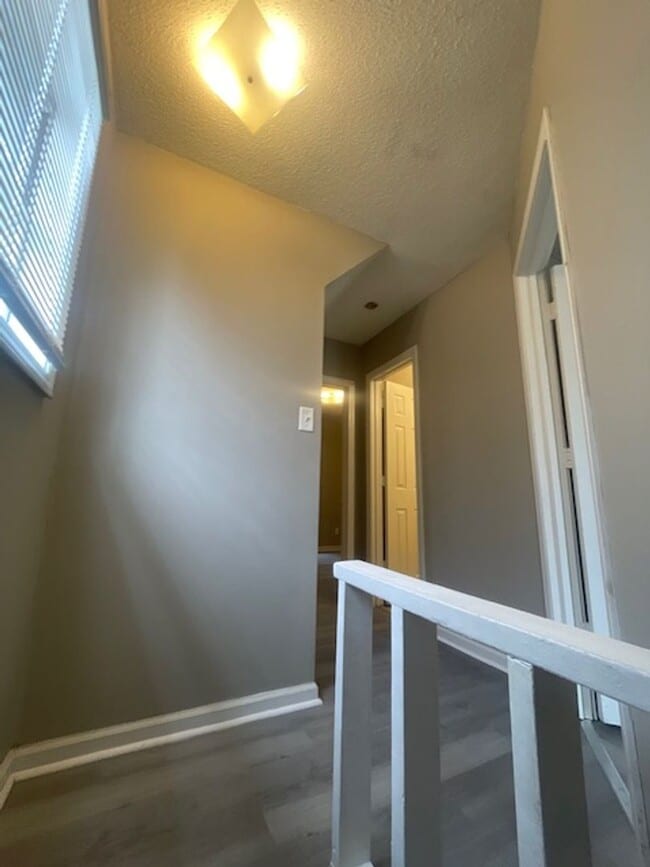 Building Photo - Renovated 3 Bedroom 2 Bath Home for Rent!