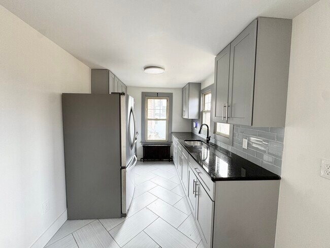 Building Photo - 162 High St