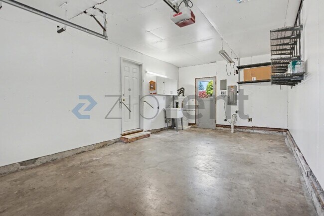 Building Photo - 7006 Tennessee Ln