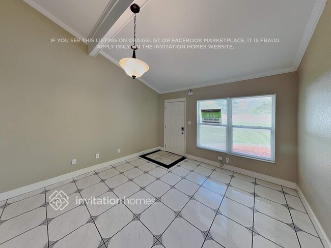 Building Photo - 121 Hidalgo Ave