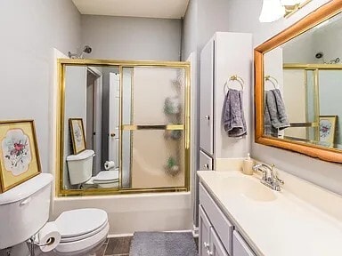 Bathroom - 1338 College St