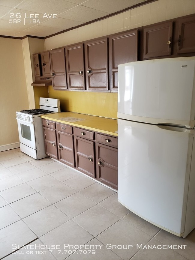 Building Photo - Huge 5 Bed / 1 Bath home in Trenton