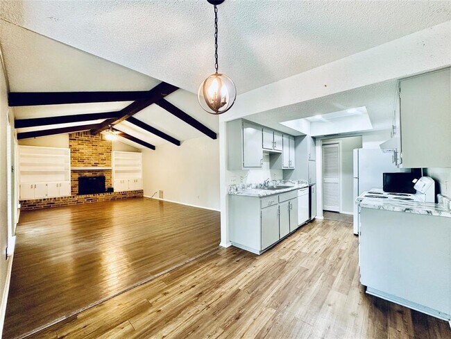 Building Photo - 1504 Sagebrush Dr
