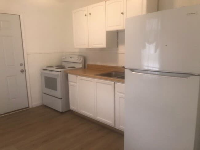 Building Photo - One Bedroom One Bathroom Home in St. Albans