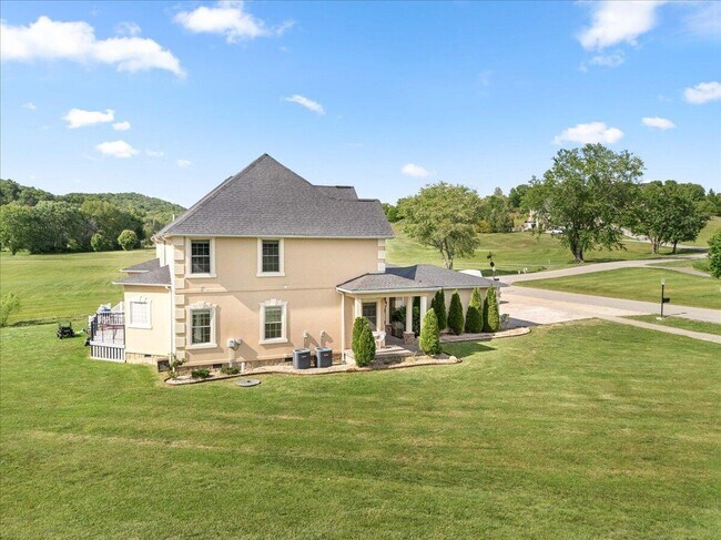 Building Photo - 200 Crooked Creek Dr