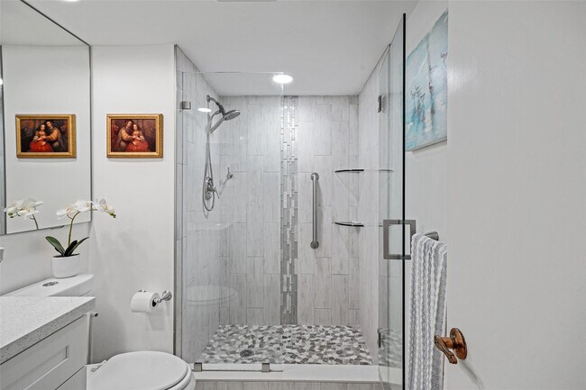 Building Photo - 361 S Hollybrook Dr