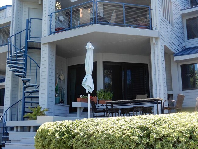 Building Photo - 910 Pinellas Bayway S