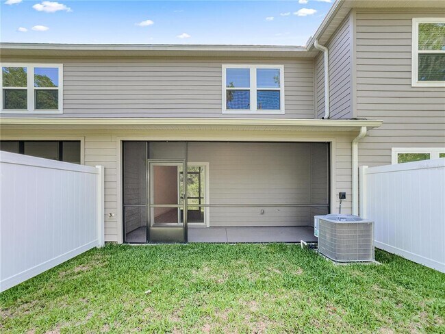 Building Photo - 3534 SE 37th Ct