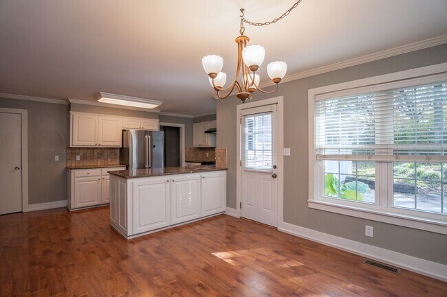 Building Photo - Adorable 3 Bedroom Sherwood Home