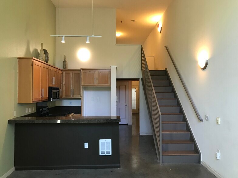 Building Photo - 655 12th St