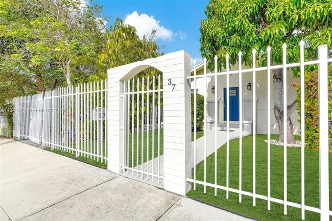 Building Photo - 37 NW 47th St