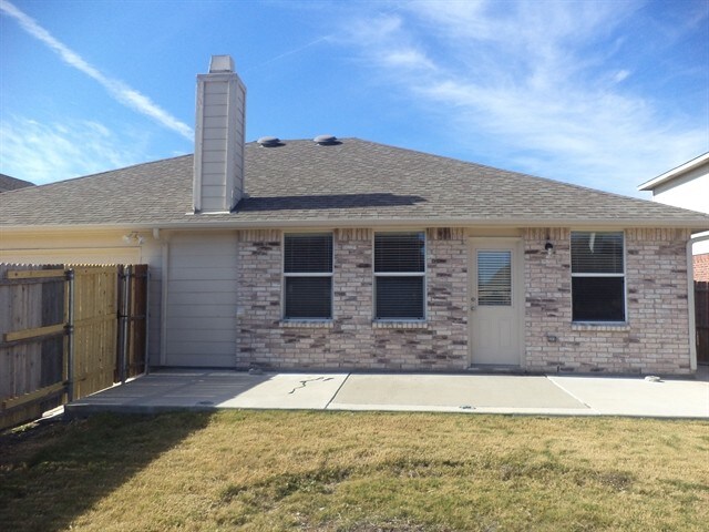 Building Photo - 2806 Lake Terrace Dr