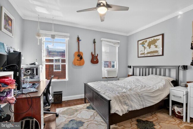 Building Photo - 1540 S Mole St