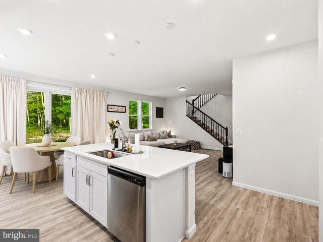 Building Photo - 2848 White Tail Dr