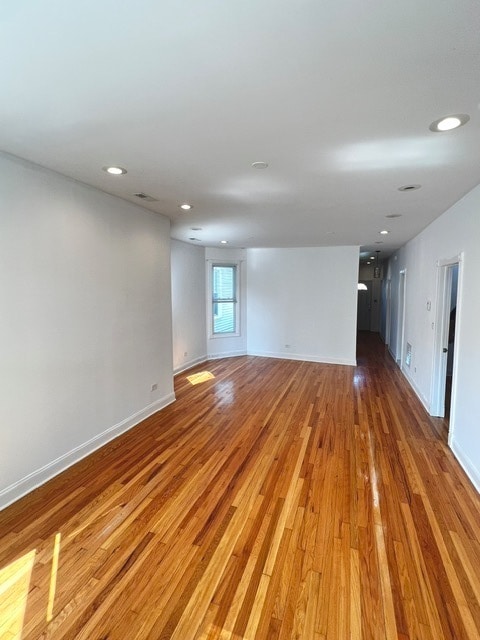 Building Photo - 2522 N Hamlin Ave