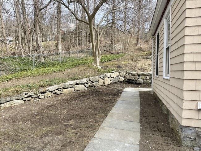 Building Photo - 611 NY-22