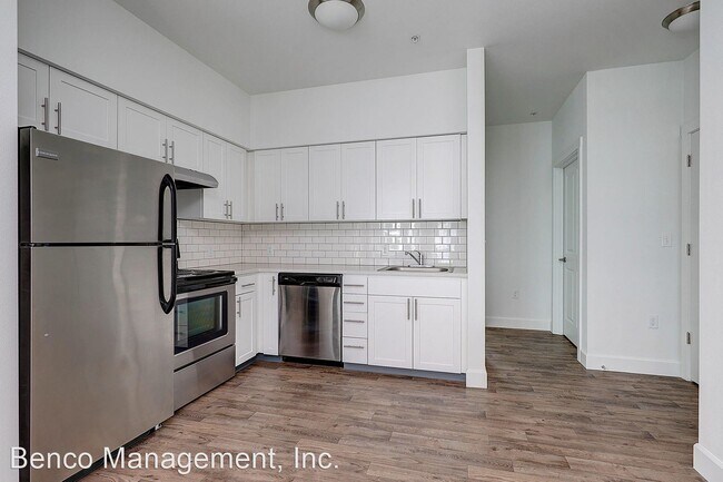 Building Photo - 7676 N Lombard St