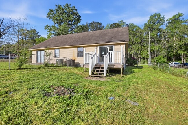 Building Photo - Ash St Ex