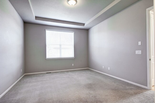 Building Photo - The Meadows 2 bed 2.5 bath Patio home low ...