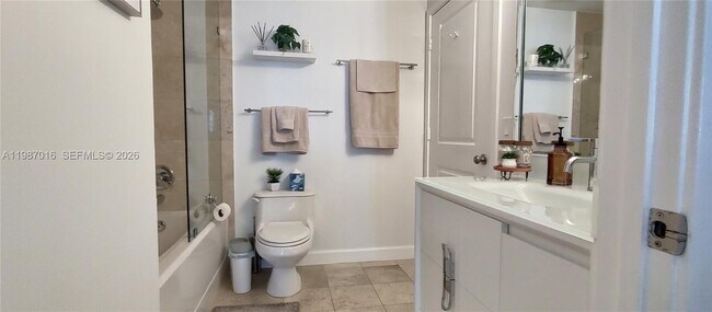 Building Photo - 170 SE 14th St