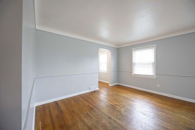 Building Photo - 2416 Warrensville Center Rd