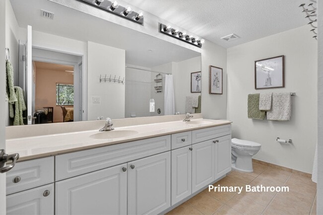 Building Photo - 3020 Alcazar Pl