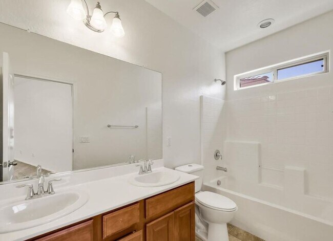 Building Photo - 614 Taliput Palm Pl