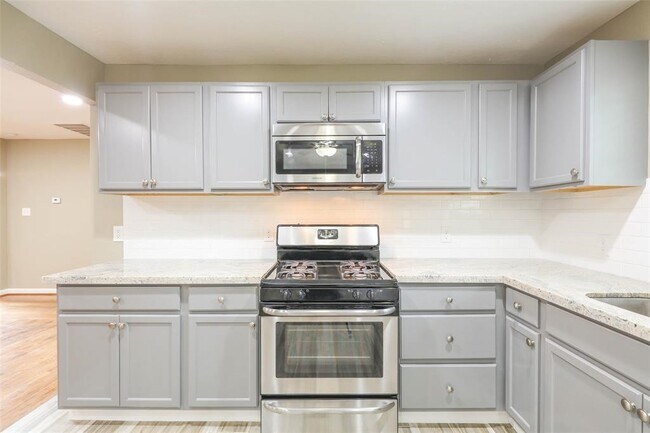 Building Photo - 4139 Lumberdale Rd