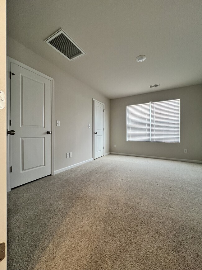 Building Photo - 199 Kitti Wake Dr