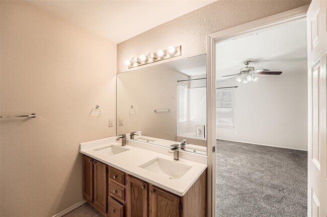 Building Photo - 2813 Single Trace Ct