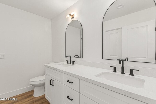 Building Photo - 3016 E Turney Ave