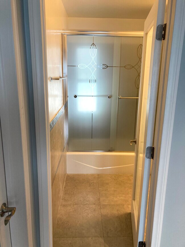 Bathroom - 6623 Babcock Ave