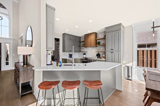 Building Photo - 6508 Stone Lake Dr