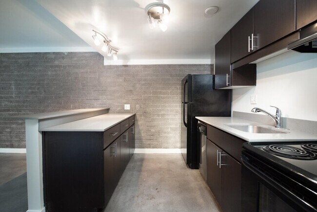 Building Photo - Broadway Apartments