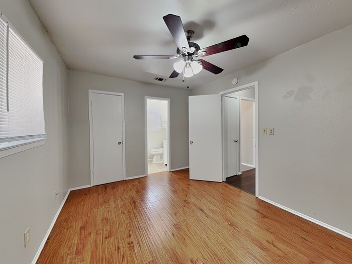 Building Photo - 1303 Carla Ave