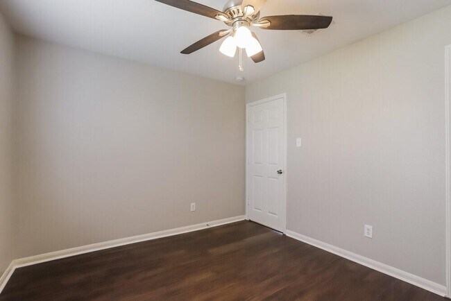 Building Photo - 4010 Cozy Trail Ct