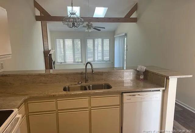 Building Photo - 104 Mallard Cove