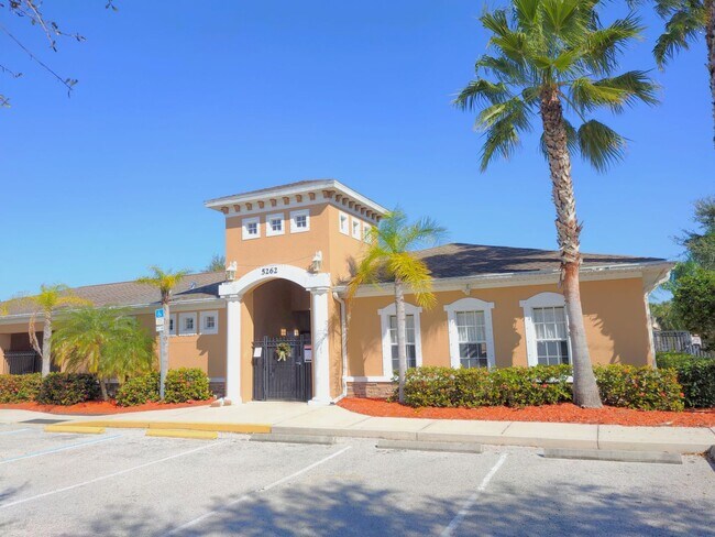 Building Photo - Annual Rental - Lovely 3 Bedroom 2 Bathroo...