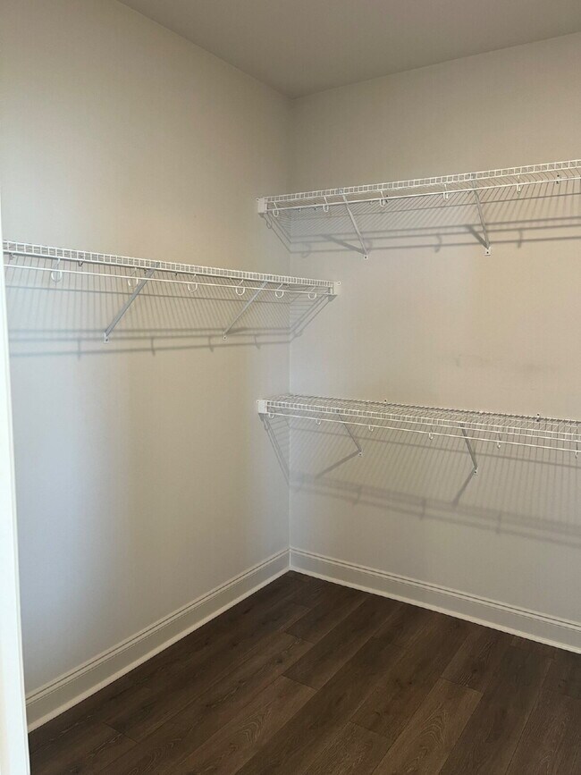 Building Photo - "Spacious 4-Bedroom Retreat with 3.5 Baths in Charming Mt. Juliet!"