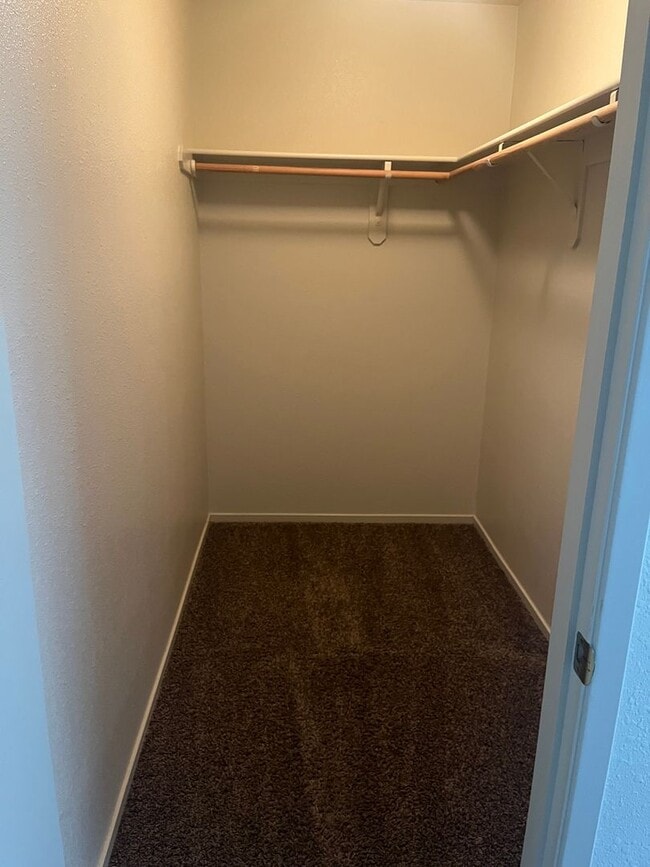 Building Photo - Cute 3 Bedroom 2 bath Home