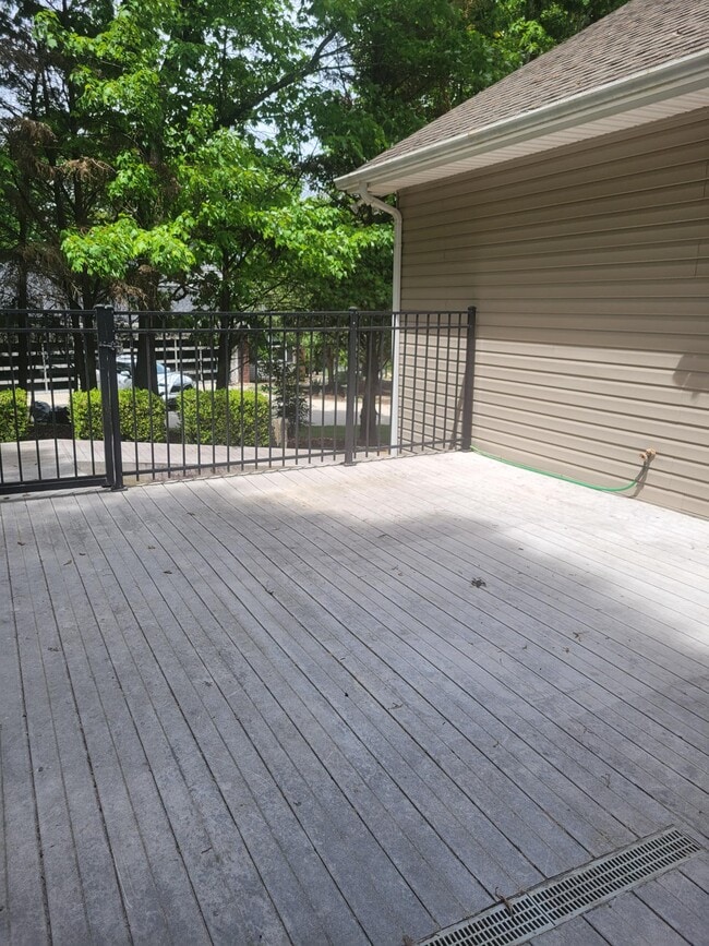 Building Photo - 11 Milnor Cir